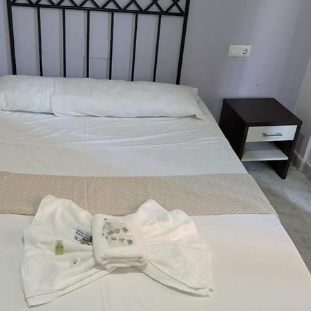 Hostal Europa Тарагона Екстериор снимка