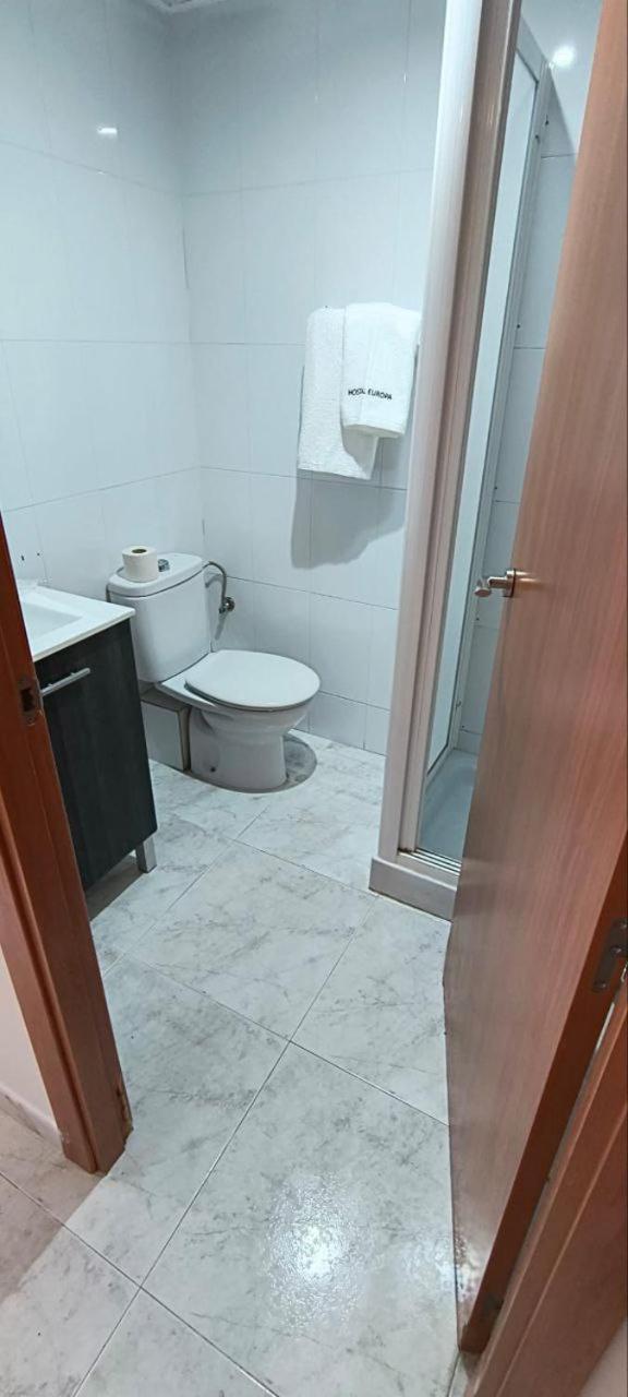 Hostal Europa Тарагона Екстериор снимка