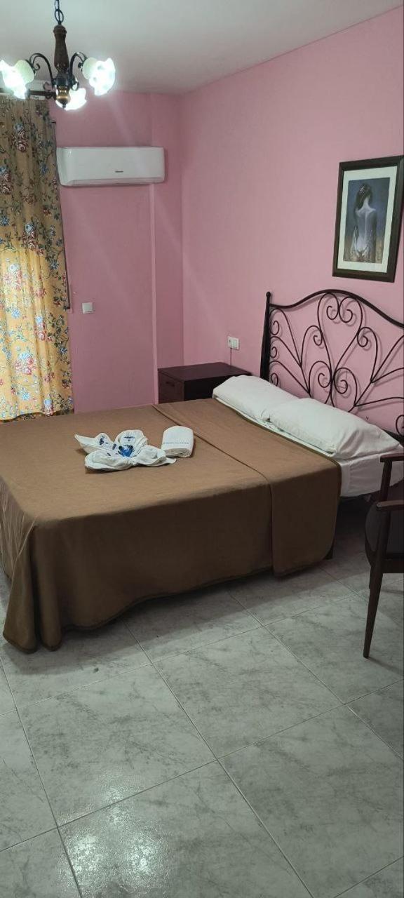 Hostal Europa Тарагона Екстериор снимка