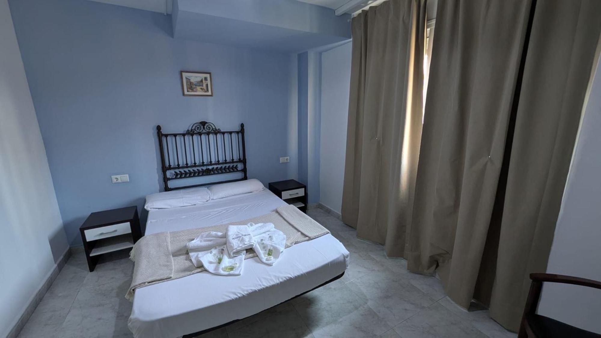 Hostal Europa Тарагона Екстериор снимка
